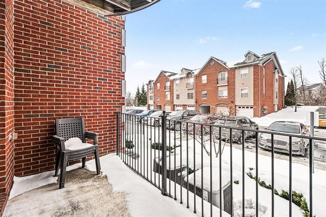 228 W Oakbrook Drive, Ann Arbor, MI 48103