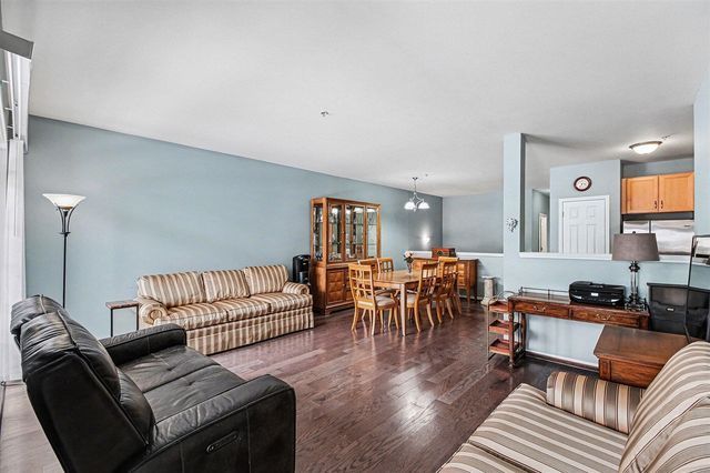 228 W Oakbrook Drive, Ann Arbor, MI 48103