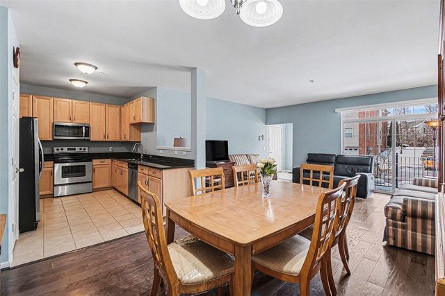 228 W Oakbrook Drive, Ann Arbor, MI 48103