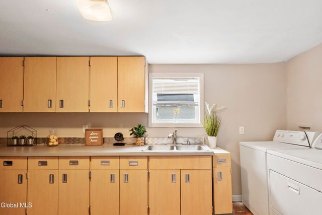 1064 Hegeman Street, Schenectady, NY 12306