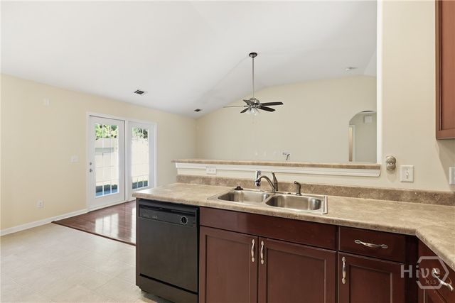 34 Twin Oaks Place, Savannah, GA 31407