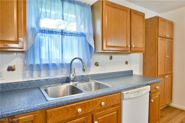 1406 Mazda Avenue NE, Warren, OH 44483