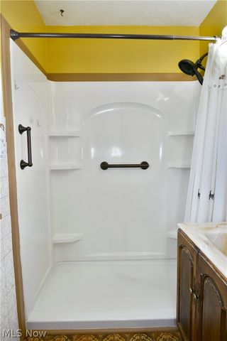 1406 Mazda Avenue NE, Warren, OH 44483