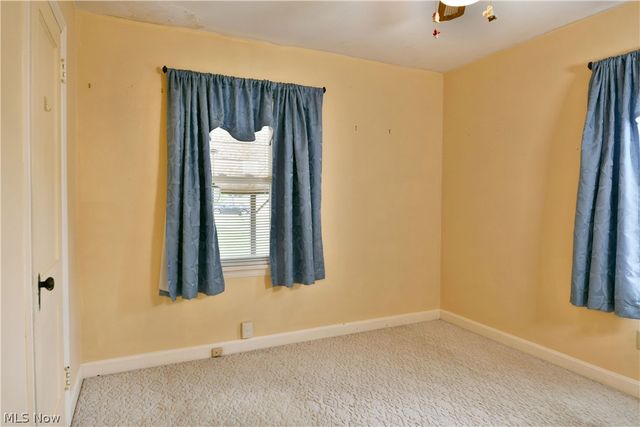 1406 Mazda Avenue NE, Warren, OH 44483