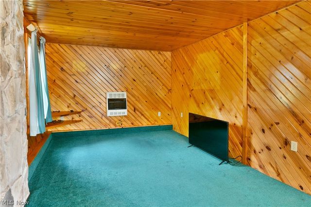 1406 Mazda Avenue NE, Warren, OH 44483