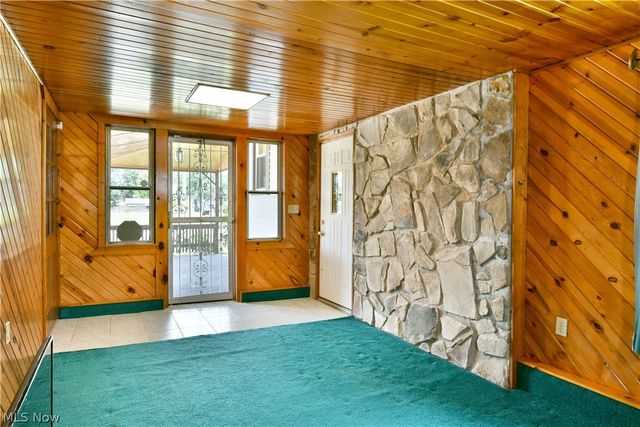 1406 Mazda Avenue NE, Warren, OH 44483