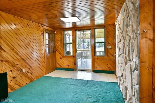 1406 Mazda Avenue NE, Warren, OH 44483