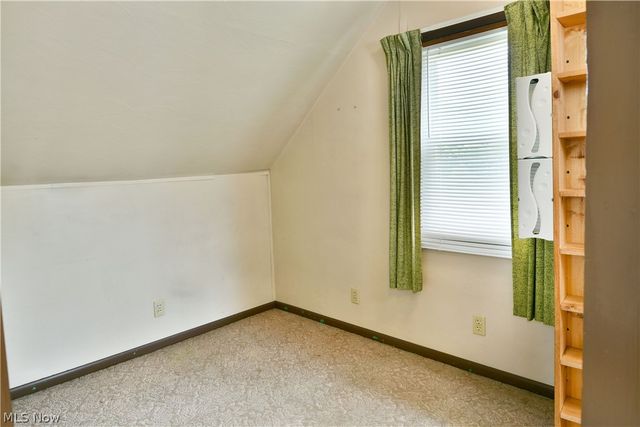 1406 Mazda Avenue NE, Warren, OH 44483
