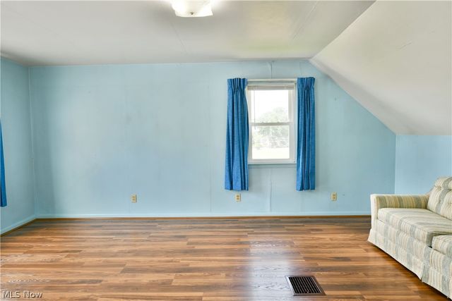 1406 Mazda Avenue NE, Warren, OH 44483