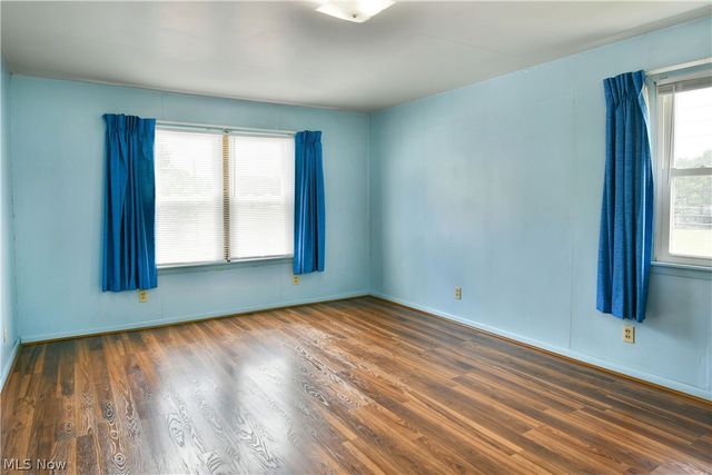 1406 Mazda Avenue NE, Warren, OH 44483