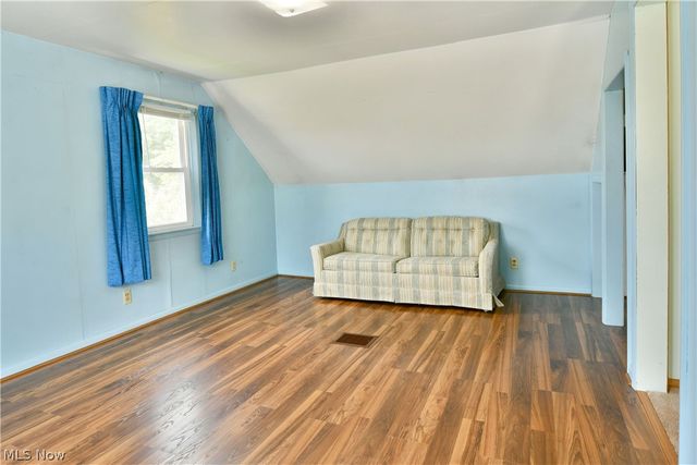 1406 Mazda Avenue NE, Warren, OH 44483
