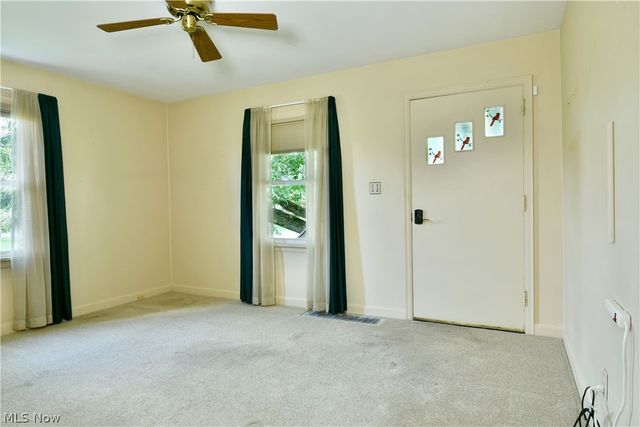 1406 Mazda Avenue NE, Warren, OH 44483