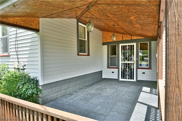 1406 Mazda Avenue NE, Warren, OH 44483