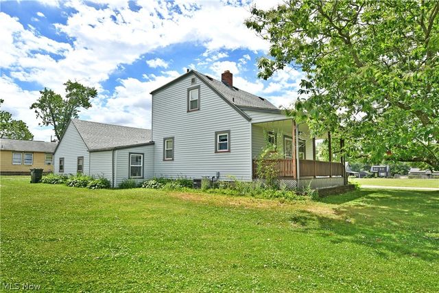 1406 Mazda Avenue NE, Warren, OH 44483