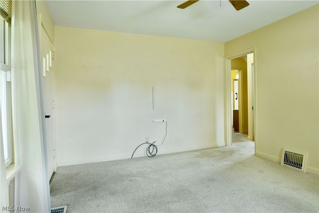 1406 Mazda Avenue NE, Warren, OH 44483