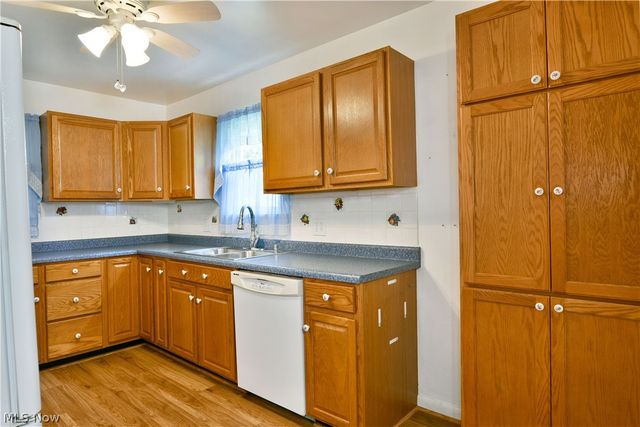 1406 Mazda Avenue NE, Warren, OH 44483
