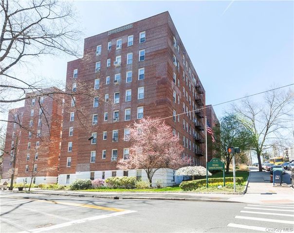247 Parkview Avenue 6P, Bronxville, NY 10708
