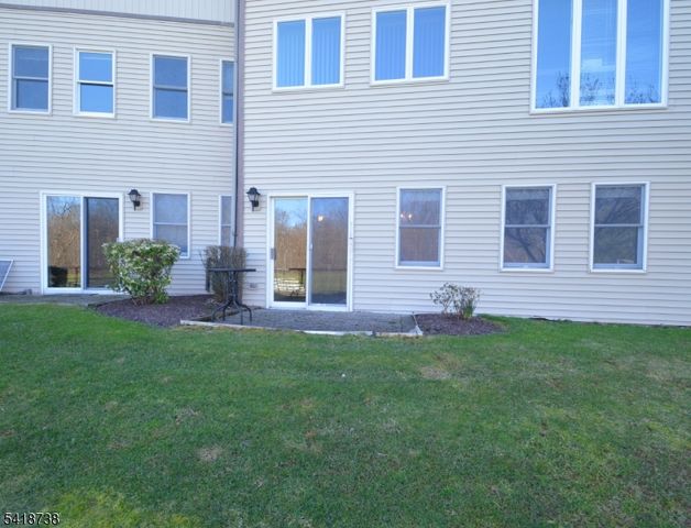 37 Park Edge, Berkeley Heights Twp., NJ 07922