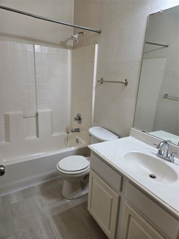 606 Zollman Court, Lancaster, TX 75146