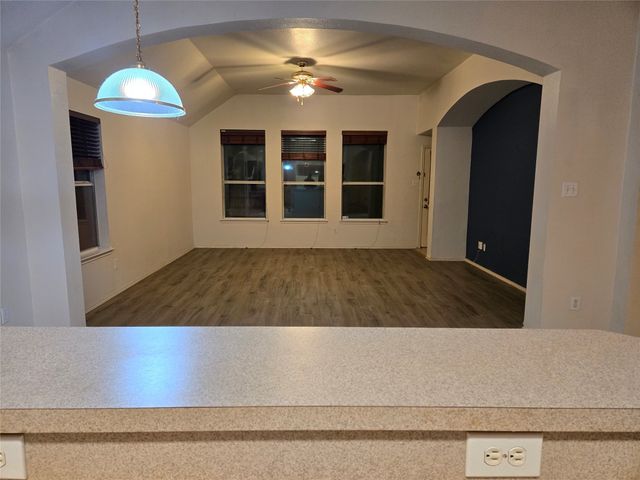 606 Zollman Court, Lancaster, TX 75146