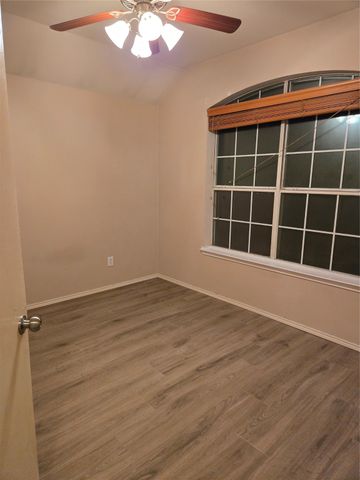 606 Zollman Court, Lancaster, TX 75146