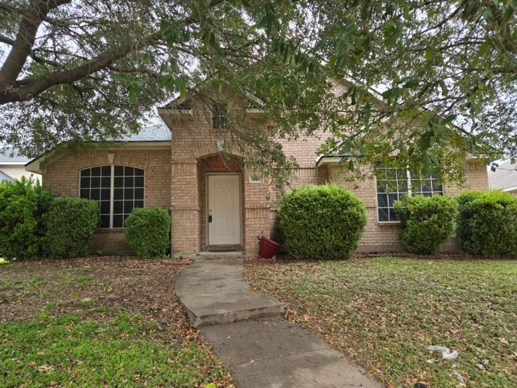 606 Zollman Court, Lancaster, TX 75146