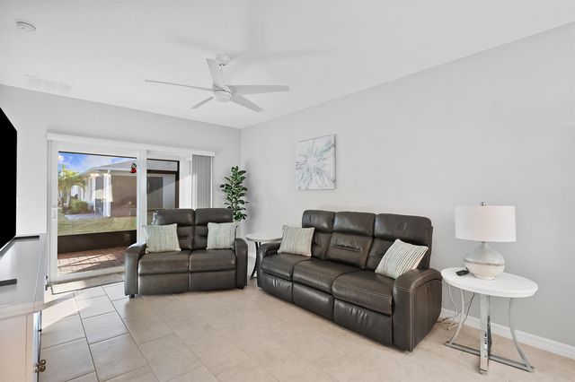 6187 Red Maple Manor, Vero Beach, FL 32966