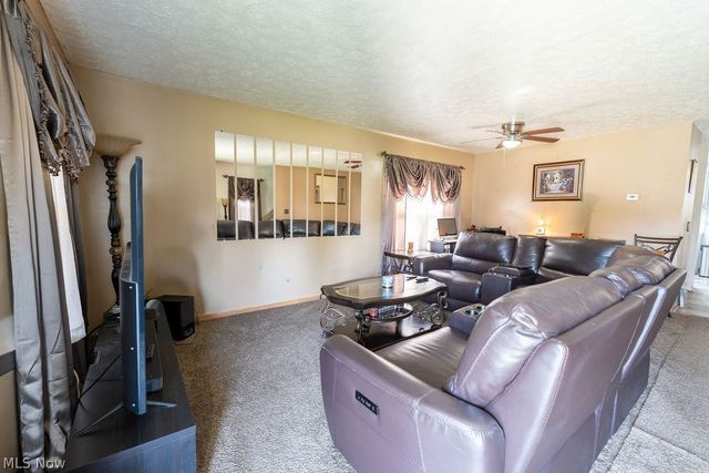 444 Sunshine Avenue, Youngstown, OH 44505