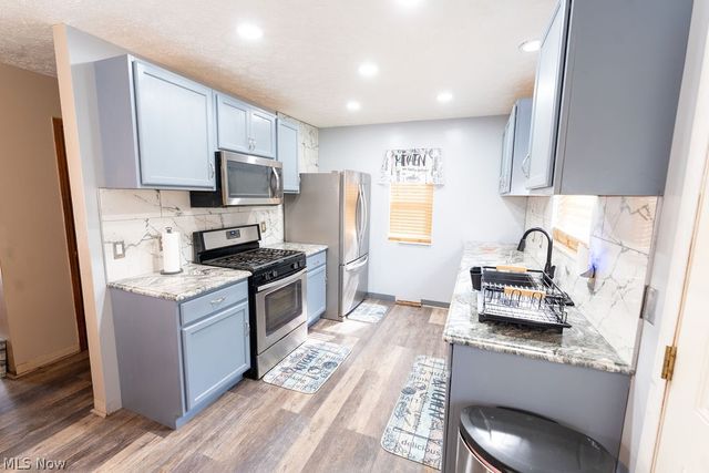 444 Sunshine Avenue, Youngstown, OH 44505