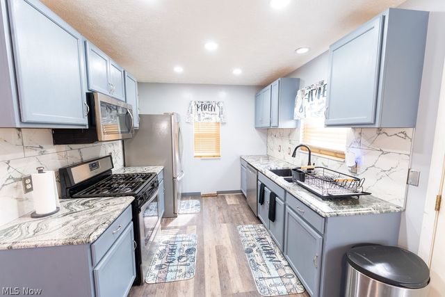 444 Sunshine Avenue, Youngstown, OH 44505