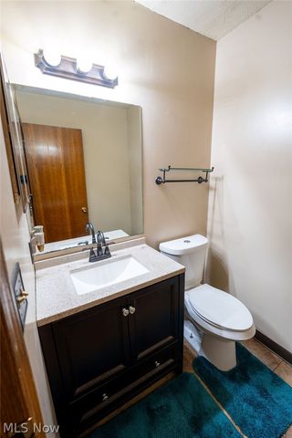 444 Sunshine Avenue, Youngstown, OH 44505