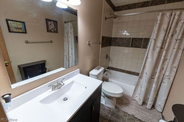 444 Sunshine Avenue, Youngstown, OH 44505