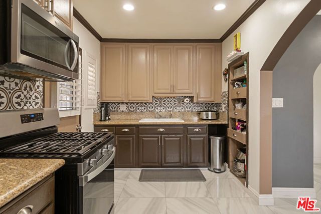 2562 Kurt Avenue, Commerce, CA 90040