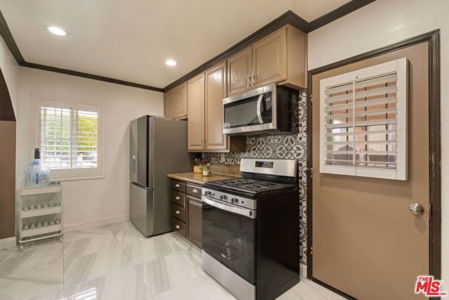2562 Kurt Avenue, Commerce, CA 90040