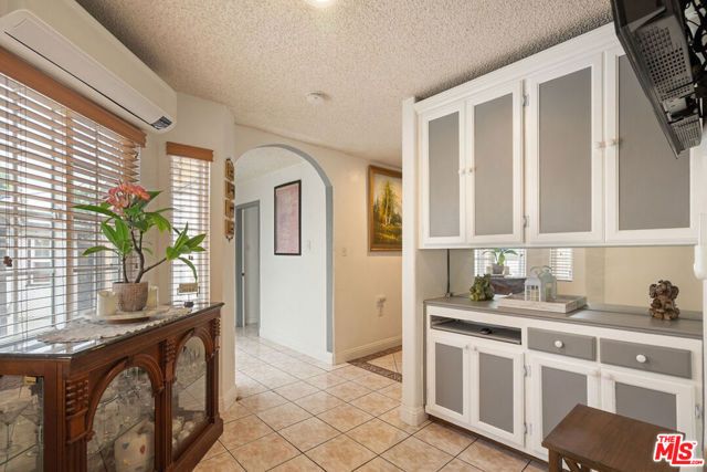 2562 Kurt Avenue, Commerce, CA 90040
