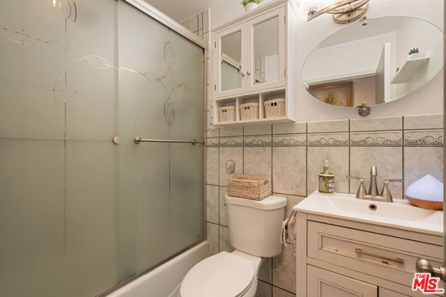 2562 Kurt Avenue, Commerce, CA 90040