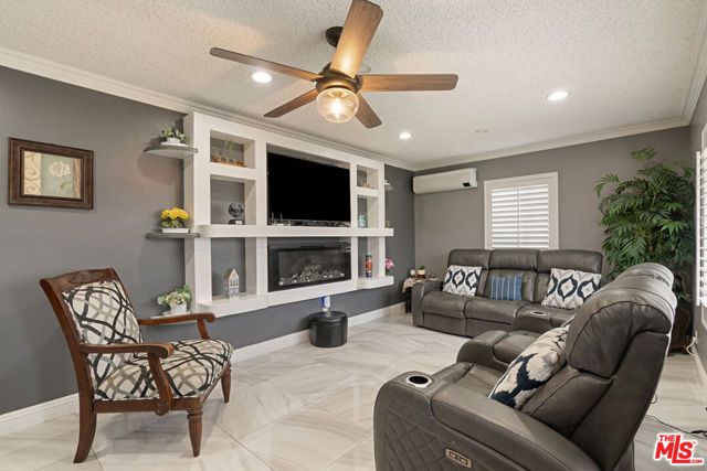 2562 Kurt Avenue, Commerce, CA 90040