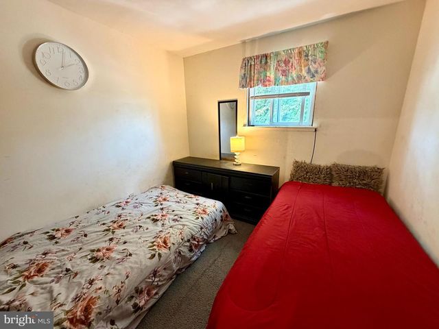 811 LANSDOWNE AVENUE, Camden, NJ 08104
