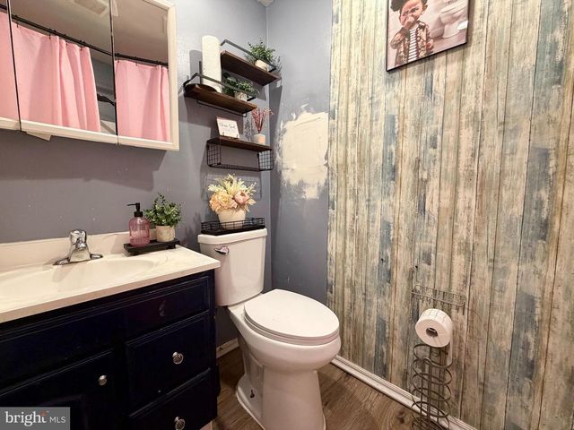 811 LANSDOWNE AVENUE, Camden, NJ 08104