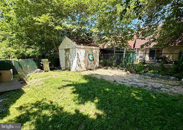 811 LANSDOWNE AVENUE, Camden, NJ 08104