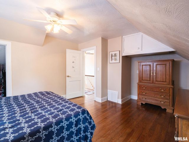 215 Jo Avenue, Germantown Hills, IL 61548