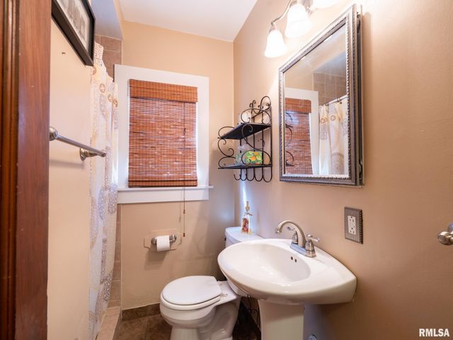 215 Jo Avenue, Germantown Hills, IL 61548