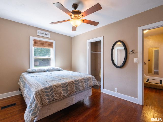 215 Jo Avenue, Germantown Hills, IL 61548