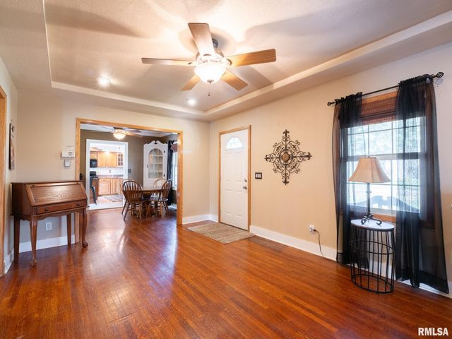 215 Jo Avenue, Germantown Hills, IL 61548