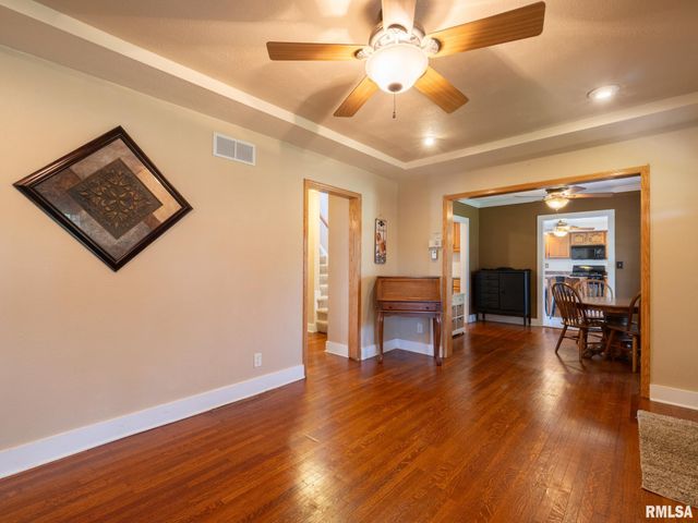 215 Jo Avenue, Germantown Hills, IL 61548