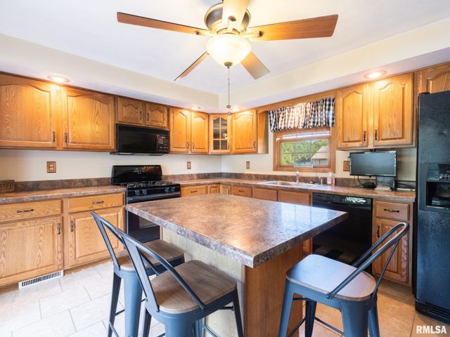 215 Jo Avenue, Germantown Hills, IL 61548