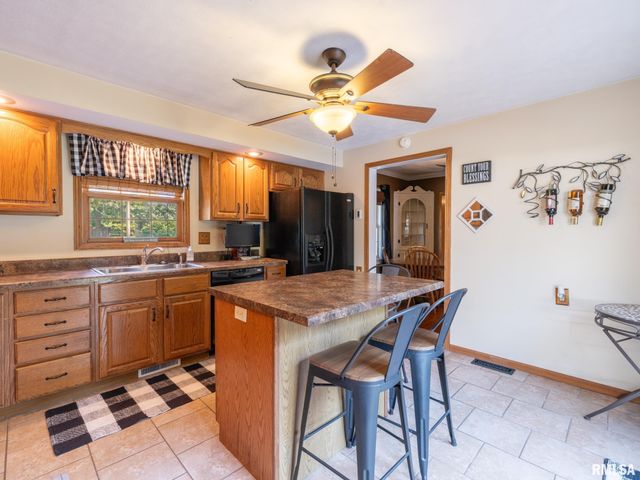 215 Jo Avenue, Germantown Hills, IL 61548