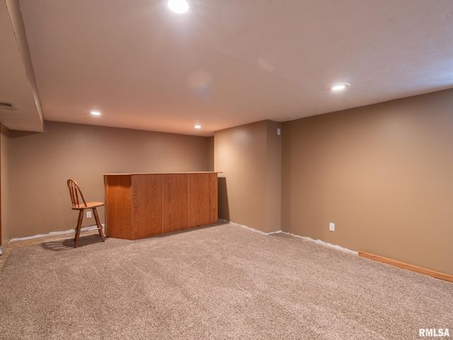 215 Jo Avenue, Germantown Hills, IL 61548