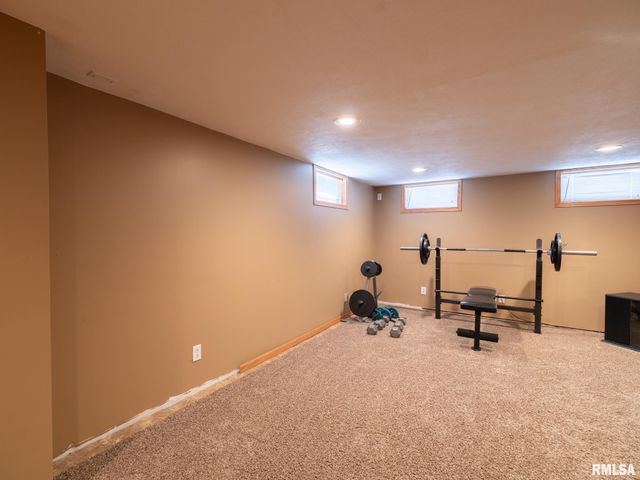 215 Jo Avenue, Germantown Hills, IL 61548