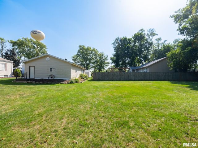 215 Jo Avenue, Germantown Hills, IL 61548
